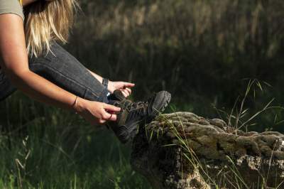 W góry i poza miasto: przewodnik po damskich butach trekkingowych