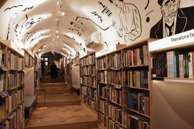 Piękne miejsce z książkami na Rynku Głównym. Nareszcie!