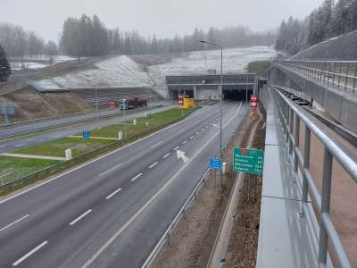 Ponad milion pojazdów w tunelu,  przejazd zajmuje 75 sekund