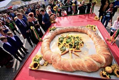 Upiekli rekordowego obwarzanka. Mocno dali do pieca...