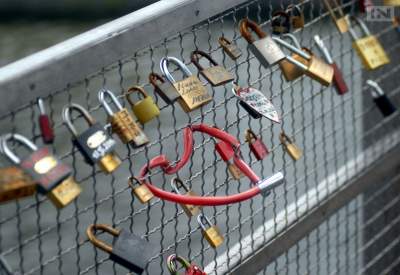 Ławeczka zakochanych w Krakowie, można obejrzeć projekty