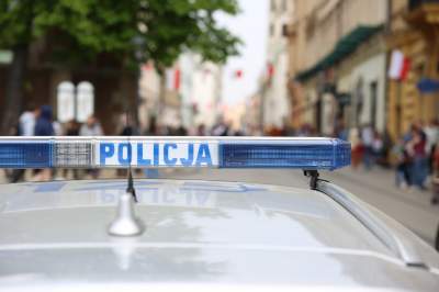 Na ulicy Szewskiej oddał kilka strzałów w kierunku przypadkowego mężczyzny