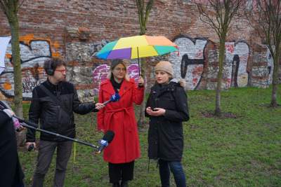 Działaczki "Razem": Kościół za bezcen dostał atrakcyjne grunty, niech teraz udostępni ogrody