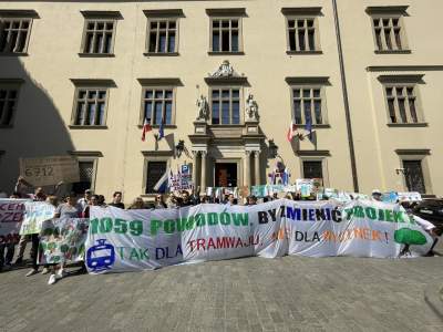 Protest w sprawie budowy linii tramwajowej, wiceprezydent obiecuje dialog z mieszkańcami