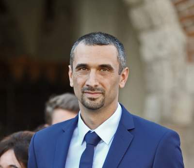 Senator PiS: dla walki z COVID trzeba poświęcić leczenie chorych na raka