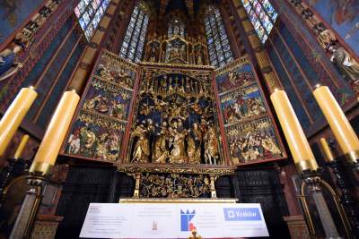 Znów możemy oglądać ołtarz Wita Stwosza. Koniec renowacji, kolory mniej jaskrawe