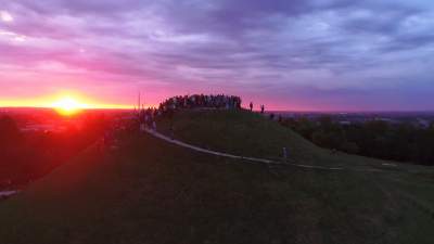 Taki wschód Słońca można zobaczyć tylko w Krakowie. Raz w roku