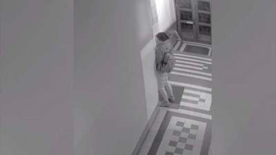 Sprawca zniszczenia drzwi siedziby PiS zatrzymany. Podał motyw