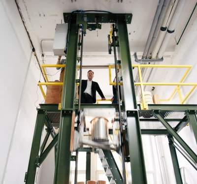 Na AGH uruchomiono wieżę zrzutów, umożliwia kosmiczne badania