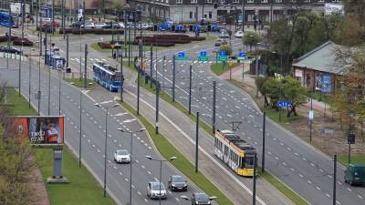 Podwyżki biletów mniej dotkliwe, ale autobusy i tramwaje kursować będą rzadziej