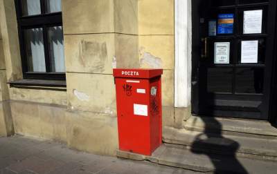 Gazeta Wyborcza: zakażony listonosz roznosił w Krakowie listy
