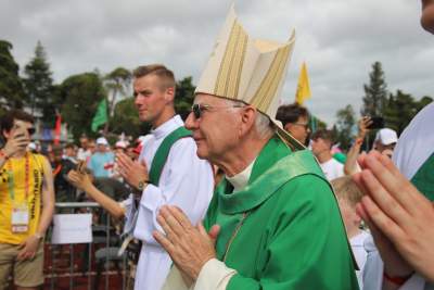 Uczestnicy Światowych Dni Młodzieży pytają o „tęczową zarazę”. Abp Jędraszewski się tłumaczy