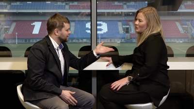 Policja w mieszkaniu byłej prezeski Wisły, a w sieci akcja "Zapytaj Marzenę"