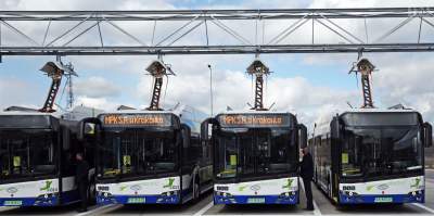 Sporo zmian w kursowaniu autobusów i tramwajów, linie specjalne w długi weekend