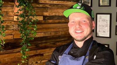 Bistro "Zakopane" mimo pandemii plajty się nie boi. Tak pomaga się restauratorom w... Wiedniu