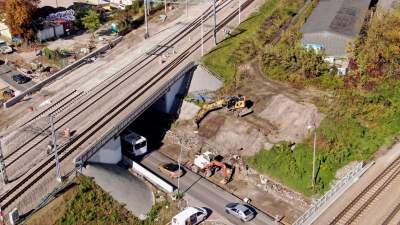 Mina przeciwczołgowa pod wiaduktem na Powstańców Wielkopolskich