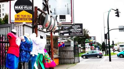 Koniec grodzenia nowych osiedli i koszmarnych reklam