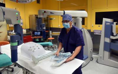 Po raz pierwszy w polskim szpitalu: robot sterowany ruchem oczu chirurga