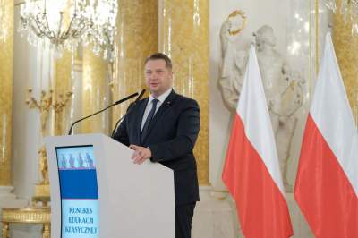 Minister Czarnek dziękuje kurator Nowak i ocenia krakowskie "Dziady"