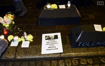 Czy Jan Paweł II nadal pozostanie pomnikową postacią?