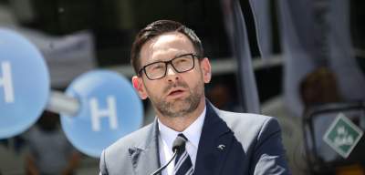 Obajtek wprowadza kartki na tańszą benzynę. 3 razy w miesiącu tankowanie z ulgą 30 gr