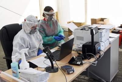 Dlaczego epidemia przebiega u nas dość łagodnie? Naukowcy bliscy odpowiedzi