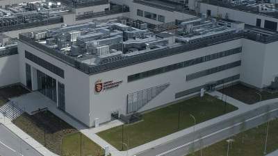 Szpital Uniwersytecki pozywa NFZ. Chce zwrotu pieniędzy za covidowy szpital tymczasowy