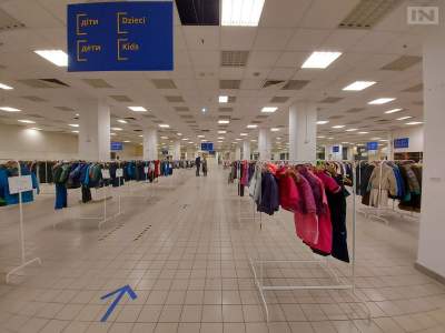 Znów będą wydawać odzież dla Ukraińców. "Szafa dobra" powraca