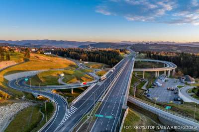 Rekordowy ruch na nowej zakopiance i w tunelu pod górą Luboń
