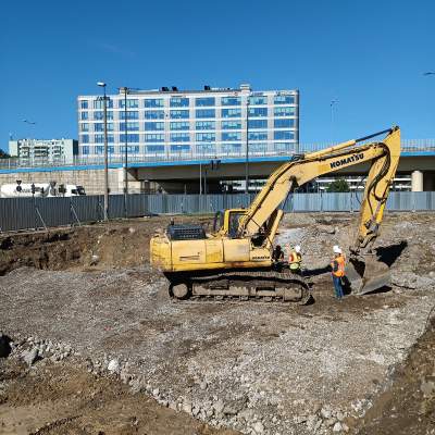 Bardzo duże utrudnienia dla pieszych i kierowców: zamknięcia i zwężenia jezdni