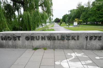 Prace na Moście Grunwaldzkim, zmiany dla pieszych