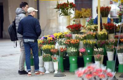 Co dalej ze stoiskami kwiaciarek na Rynku Głównym? Jest decyzja
