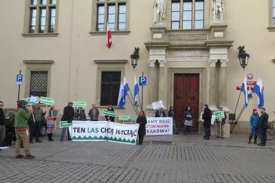 Utworzenie miejsca pamięci KL Płaszów to "betonowanie" Krakowa?