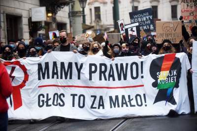 Dzień Kobiet w Krakowie bez kompromisów. "W tym dniu nie o prezenty chodzi"