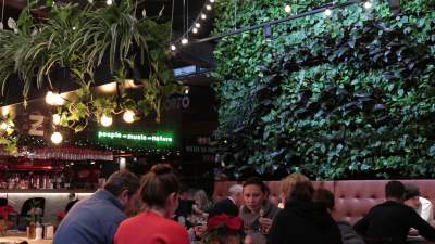 Chwalą się, że w tej knajpce jest najczystsze powietrze w Krakowie