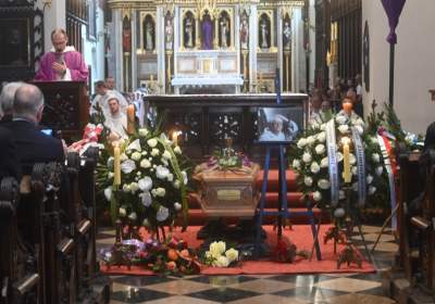 Pożegnały go tłumy, takich duchownych szczególnie brakuje w polskim Kościele