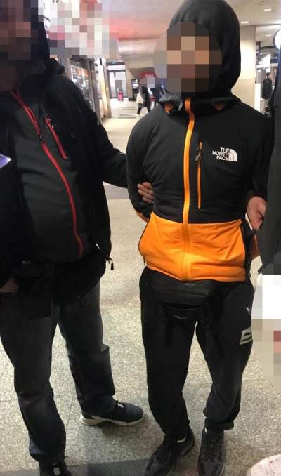 Użył gazu, zaatakował nożem. Groźny incydent na przystanku autobusowym