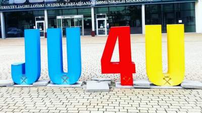 Krzysztof Piasecki: Cztery litery...