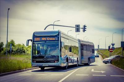Mercedes zaprezentował w Krakowie najnowszy autobus na wodór. Typowy elektryk bez szans