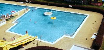 Jedyny odkryty basen w Krakowie zaczyna działać, ceny wzrosły