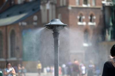 Lekarze ostrzegają: dziś lepiej nie pić alkoholu, osoby starsze powinny zostać w domu