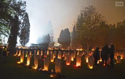 Rząd zamyka cmentarze. Szczepionka w styczniu?