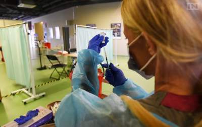 Mobilne punkty szczepień przy szkołach. Jest jeden warunek