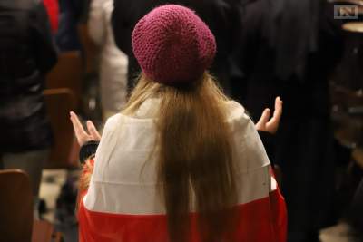 Założyli w sieci kanał do modlenia się w czasie pandemii. "Modlą się o odnowę Kościoła"