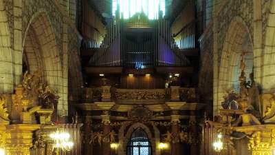 Utwory Skaldów i Niemena w bazylice, eksperyment Biblioteki Polskiej Piosenki