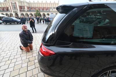 Kardynał Dziwisz na pogrzebie Wandy Półtawskiej: "żegnamy nieprzeciętnego człowieka"