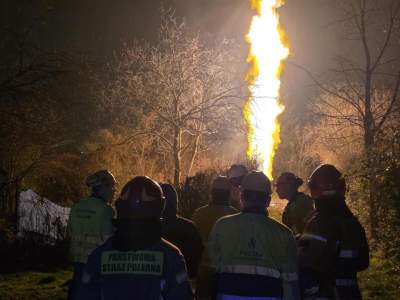 Płonie gazociąg przy ulicy Komandosów, akcja potrwa wiele godzin