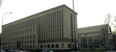 K. Piasecki: Metro, F-16 i bezdomni inteligenci rabujący Jagiellonkę