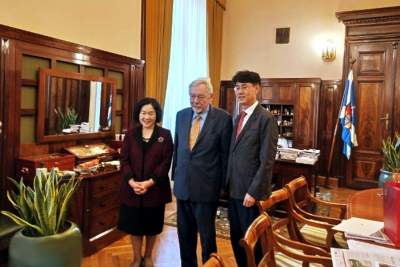 Sto tysięcy dolarów od Koreańczyków dla Krakowa na dom dla sierot z Ukrainy