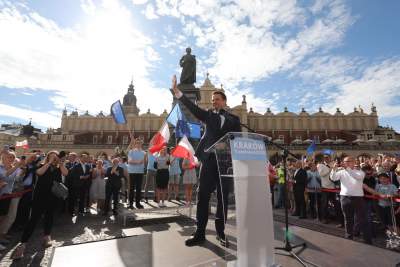 Trzaskowski w Krakowie: wychodzę z Wami na pole upomnieć się o lepszą Polskę